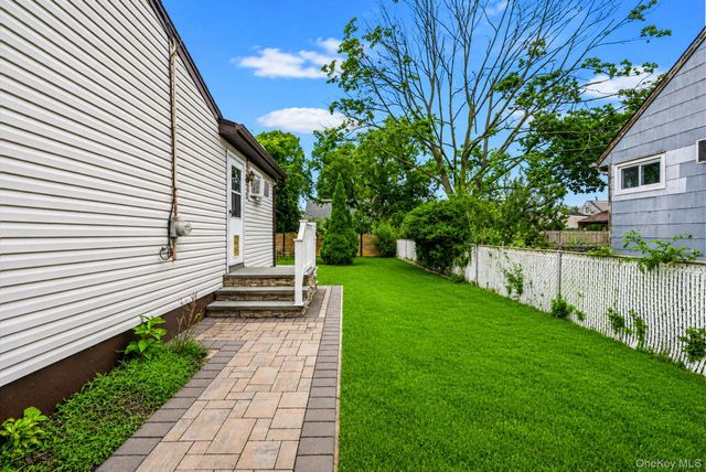 236 36th Street, Lindenhurst, NY 11757