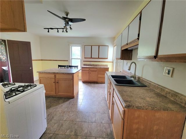 523 8th Street, Marietta, OH 45750