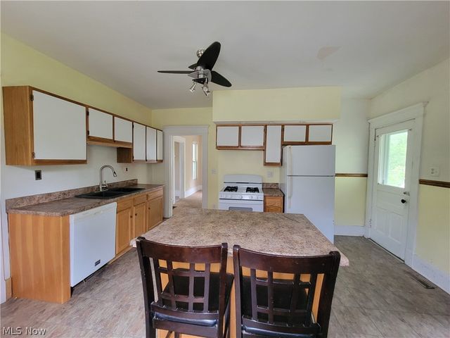 523 8th Street, Marietta, OH 45750