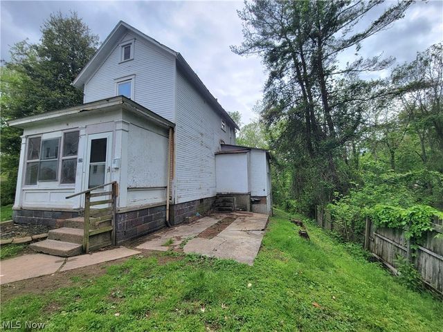 523 8th Street, Marietta, OH 45750