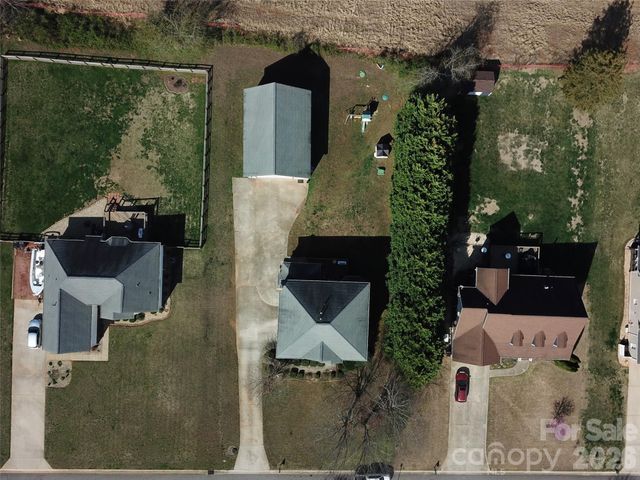 962 Huntington Hills Drive, Lincolnton, NC 28092