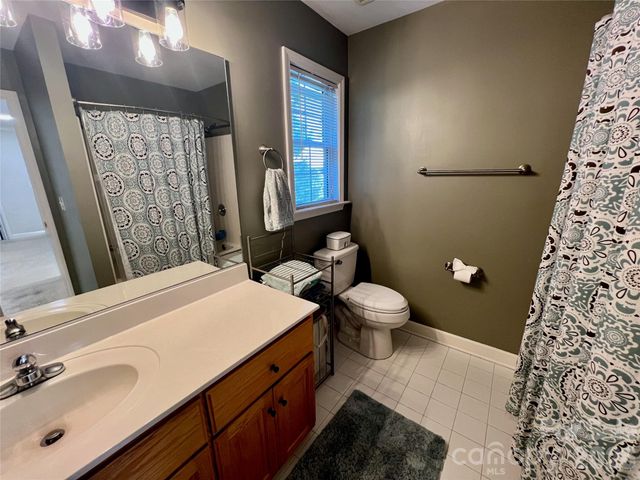 962 Huntington Hills Drive, Lincolnton, NC 28092