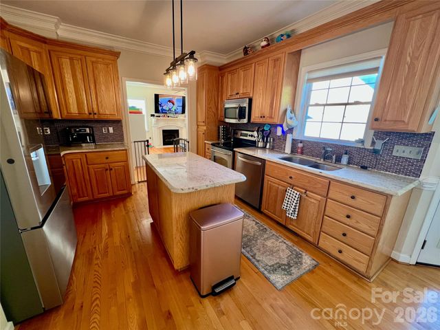 962 Huntington Hills Drive, Lincolnton, NC 28092