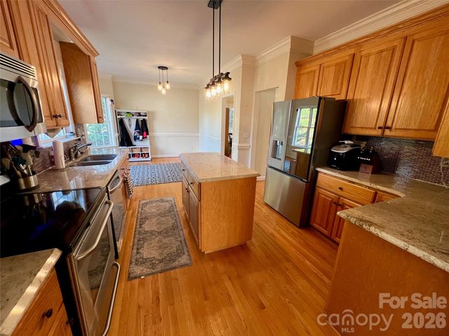 962 Huntington Hills Drive, Lincolnton, NC 28092