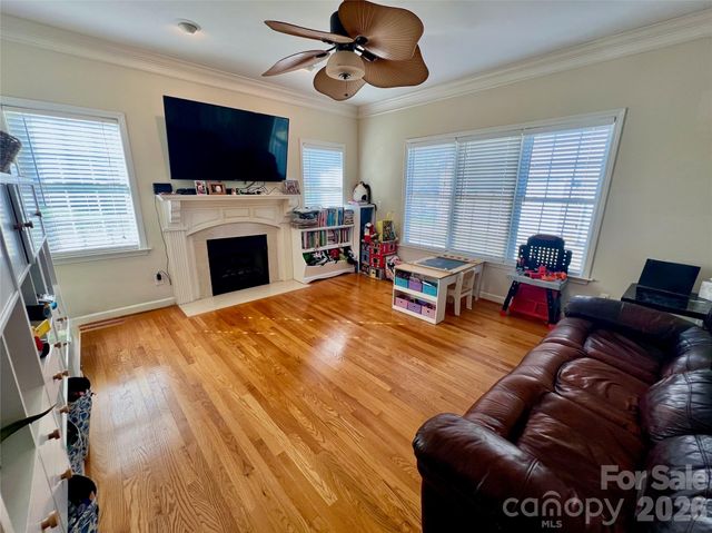 962 Huntington Hills Drive, Lincolnton, NC 28092