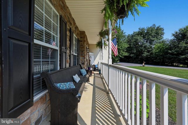 17 VICTORIA LN, Martinsburg, WV 25403