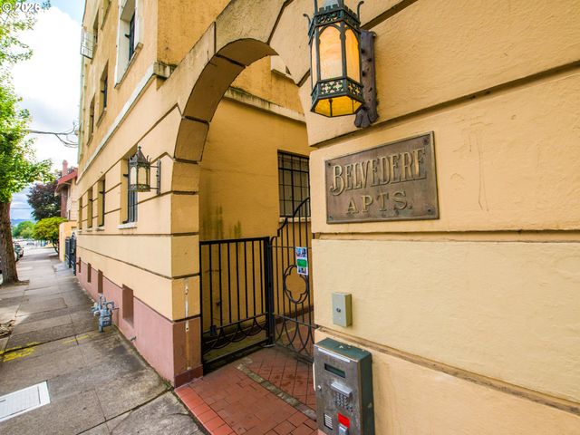 2829 Se BELMONT St 308, Portland, OR 97214