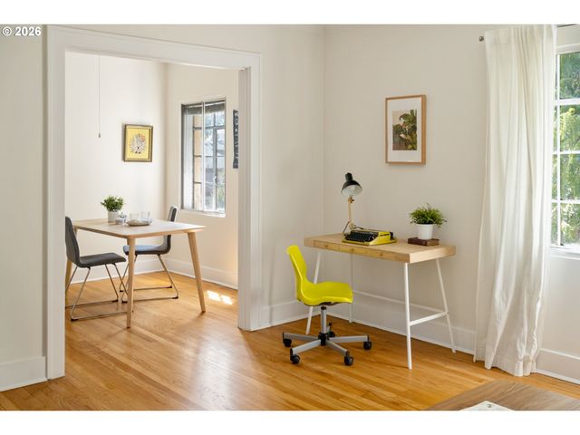 2829 Se BELMONT St 308, Portland, OR 97214