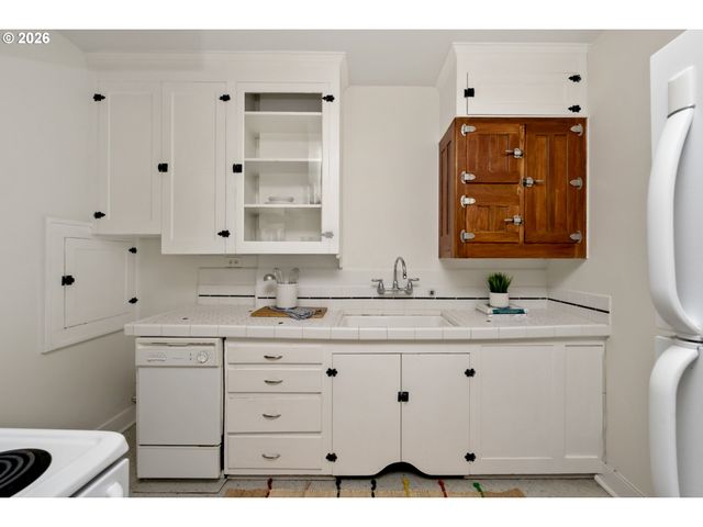 2829 Se BELMONT St 308, Portland, OR 97214