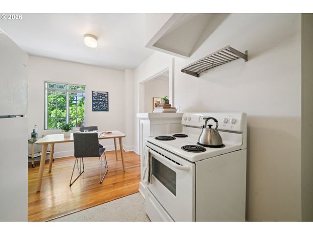 2829 Se BELMONT St 308, Portland, OR 97214