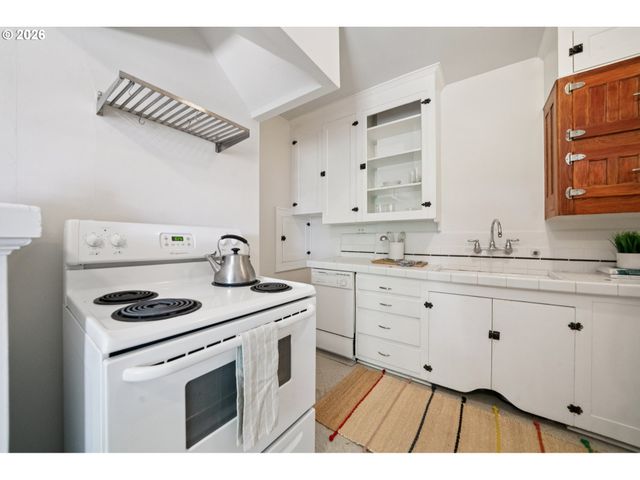 2829 Se BELMONT St 308, Portland, OR 97214