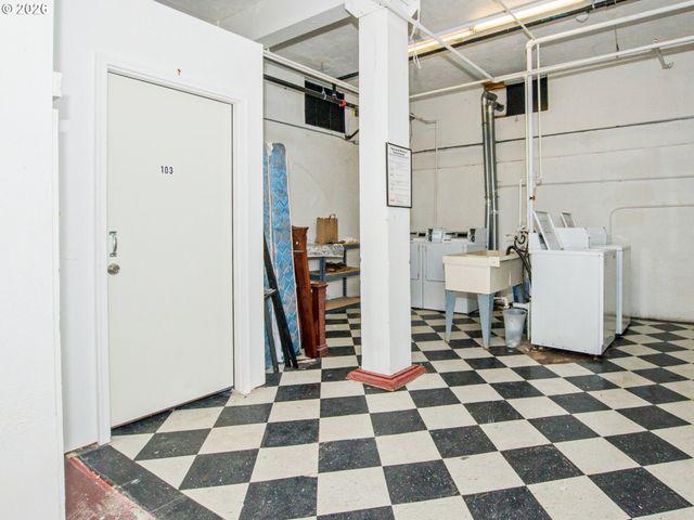 2829 Se BELMONT St 308, Portland, OR 97214