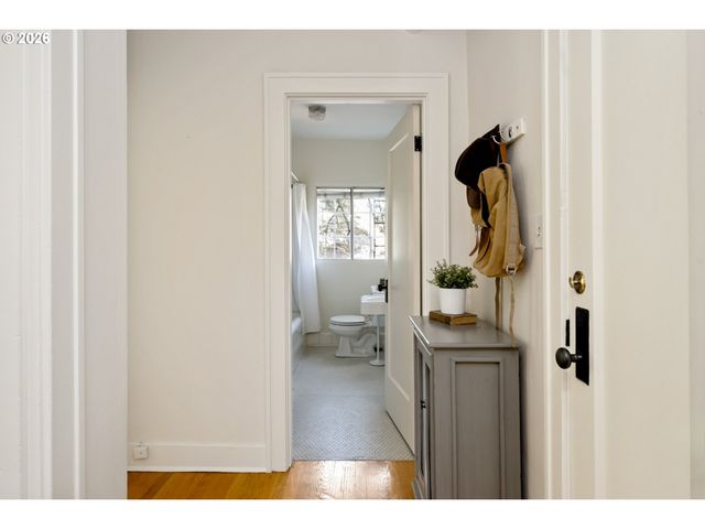2829 Se BELMONT St 308, Portland, OR 97214