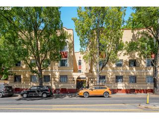 2829 Se BELMONT St 308, Portland, OR 97214