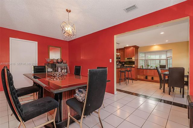 2518 NE 206th Ter, Miami, FL 33180