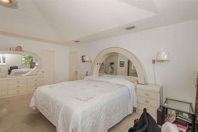 2518 NE 206th Ter, Miami, FL 33180