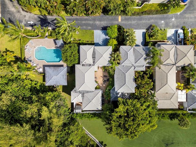 2518 NE 206th Ter, Miami, FL 33180