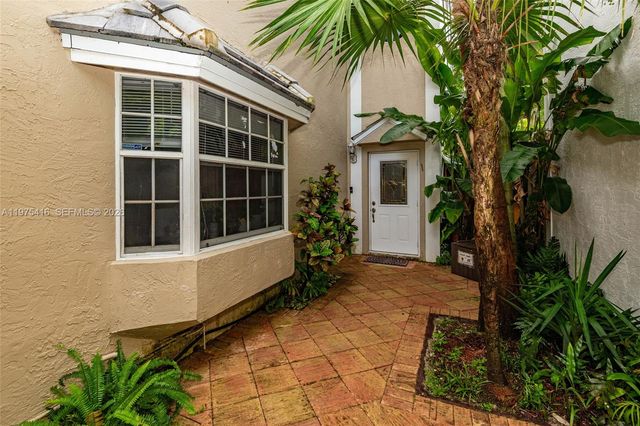 2518 NE 206th Ter, Miami, FL 33180