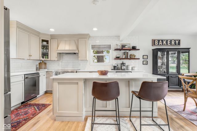 8790 E 400 S, Zionsville, IN 46077