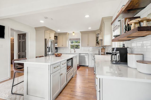 8790 E 400 S, Zionsville, IN 46077
