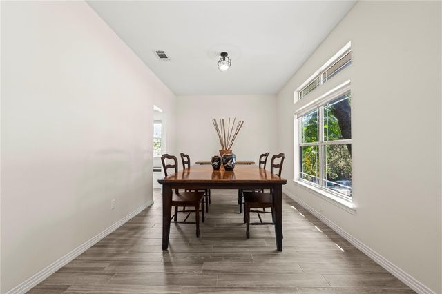 415 Hazeltine DR, Lakeway, TX 78734