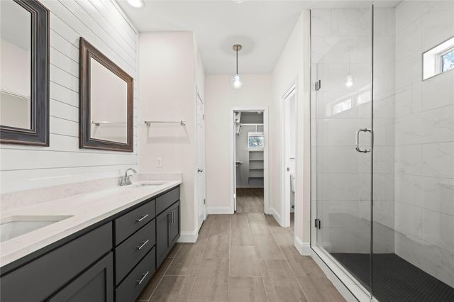 415 Hazeltine DR, Lakeway, TX 78734