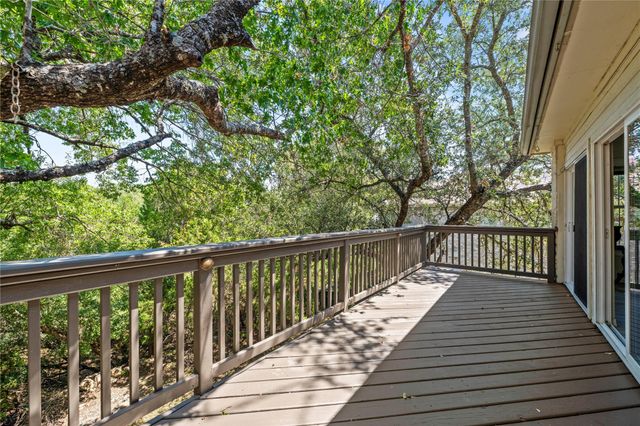 415 Hazeltine DR, Lakeway, TX 78734