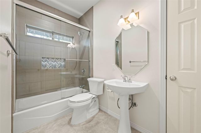 415 Hazeltine DR, Lakeway, TX 78734