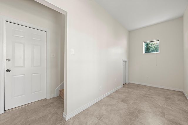 415 Hazeltine DR, Lakeway, TX 78734