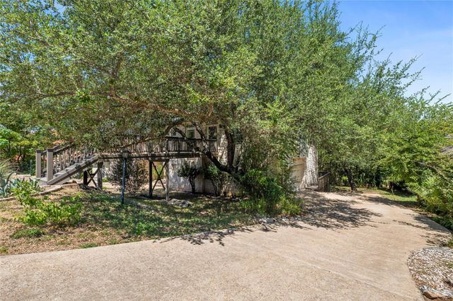 415 Hazeltine DR, Lakeway, TX 78734