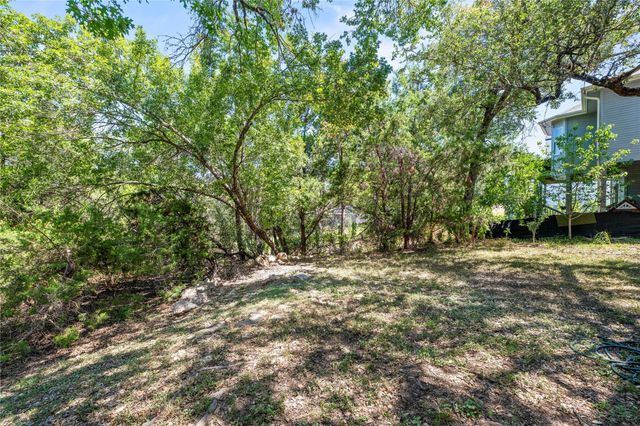 415 Hazeltine DR, Lakeway, TX 78734