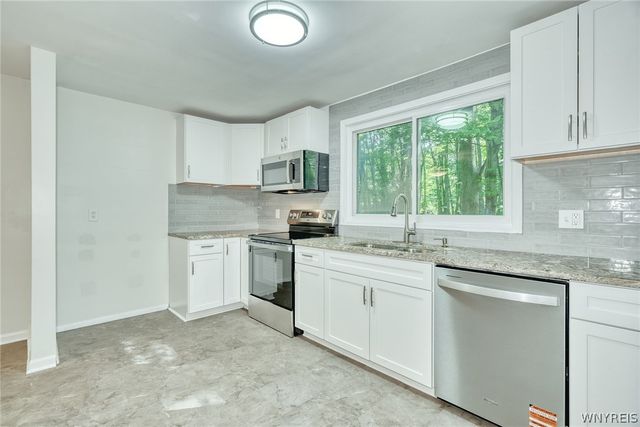 205 Van Voorhis Avenue, Irondequoit, NY 14617