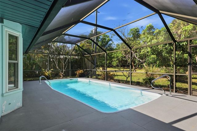 6538 BLUEWATER AVENUE, Sarasota, FL 34231