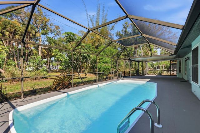 6538 BLUEWATER AVENUE, Sarasota, FL 34231