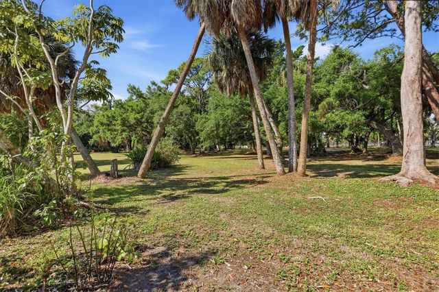 6538 BLUEWATER AVENUE, Sarasota, FL 34231