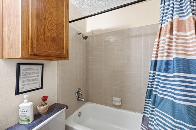 412 Amber Lane, Desoto, TX 75115