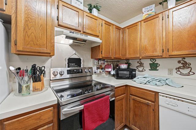 412 Amber Lane, Desoto, TX 75115