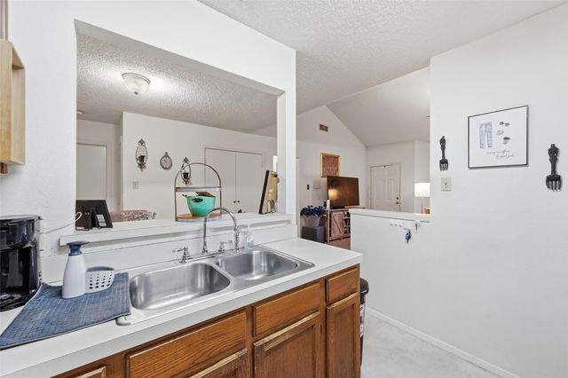 412 Amber Lane, Desoto, TX 75115