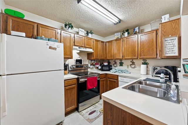 412 Amber Lane, Desoto, TX 75115