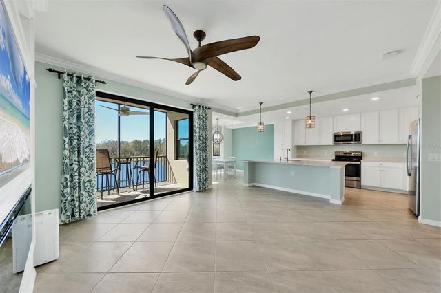 17626 GAWTHROP DRIVE 203, Bradenton, FL 34211