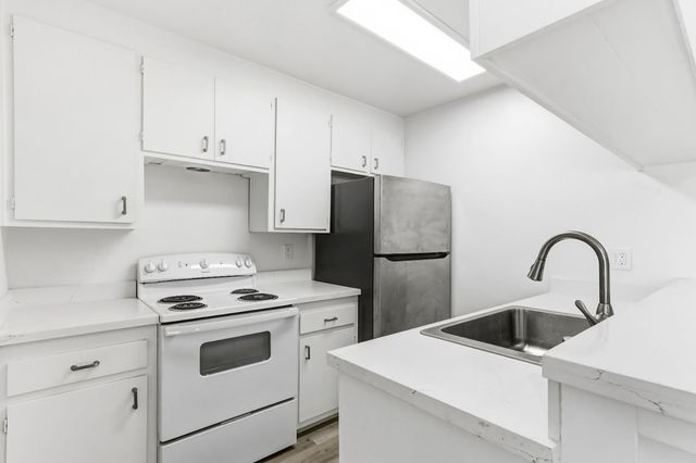 9041 Montoya St #1, Sacramento, CA 95826