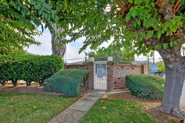 9041 Montoya St #1, Sacramento, CA 95826