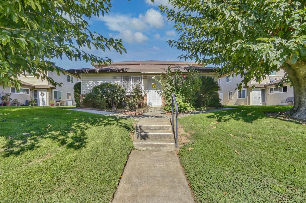 9041 Montoya St #1, Sacramento, CA 95826