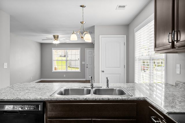 365 Sam Houston Cir, Clarksville, TN 37040