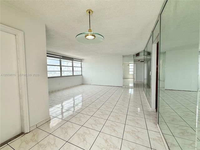 1351 NE Miami Gardens Dr 1215E, Miami, FL 33179