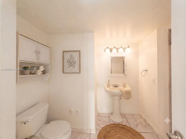 1351 NE Miami Gardens Dr 1215E, Miami, FL 33179