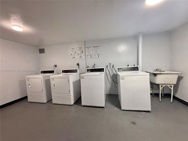 1351 NE Miami Gardens Dr 1215E, Miami, FL 33179