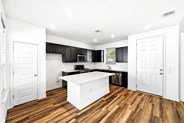 7903 Sutcliffe DR, Austin, TX 78744