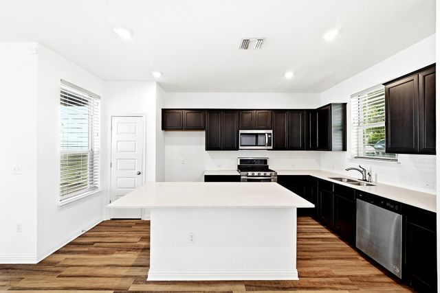 7903 Sutcliffe DR, Austin, TX 78744