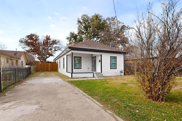 633 Ogden Avenue, Cockrell Hill, TX 75211